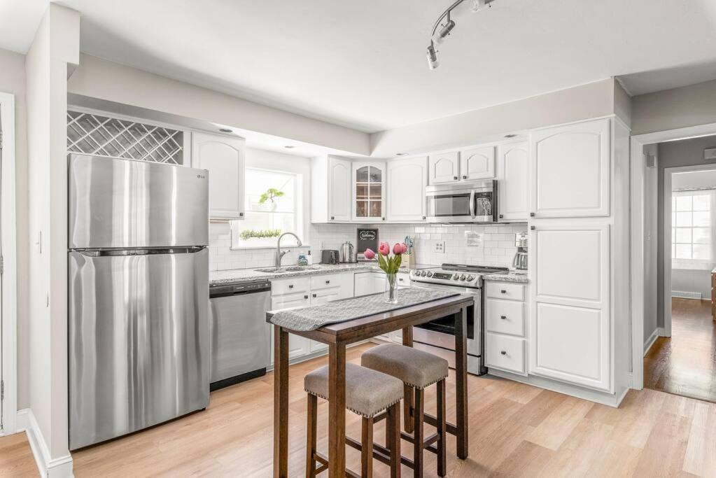 Апартаменты Spotless 4Br Near Clt Uptown, Fast Wi-Fi Шарлотт Экстерьер фото