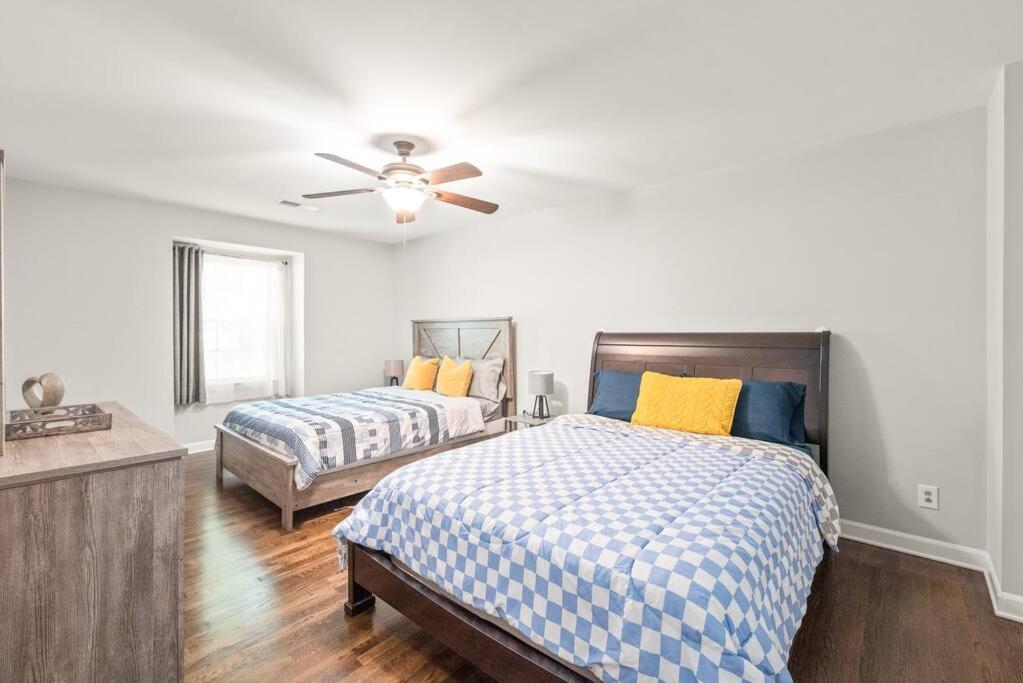 Апартаменты Spotless 4Br Near Clt Uptown, Fast Wi-Fi Шарлотт Экстерьер фото